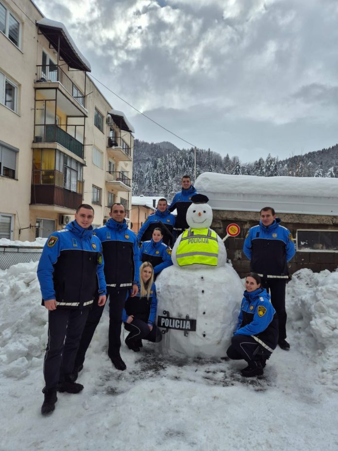 cbac6560-6069-4fc6-a662-6a35e83e5398