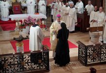 S. Vesna Bošnjak, ŠSF, primila misijski križ i ide u misije u Ugandu